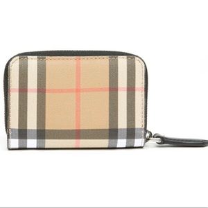 EUC Burberry Card/Coin Case